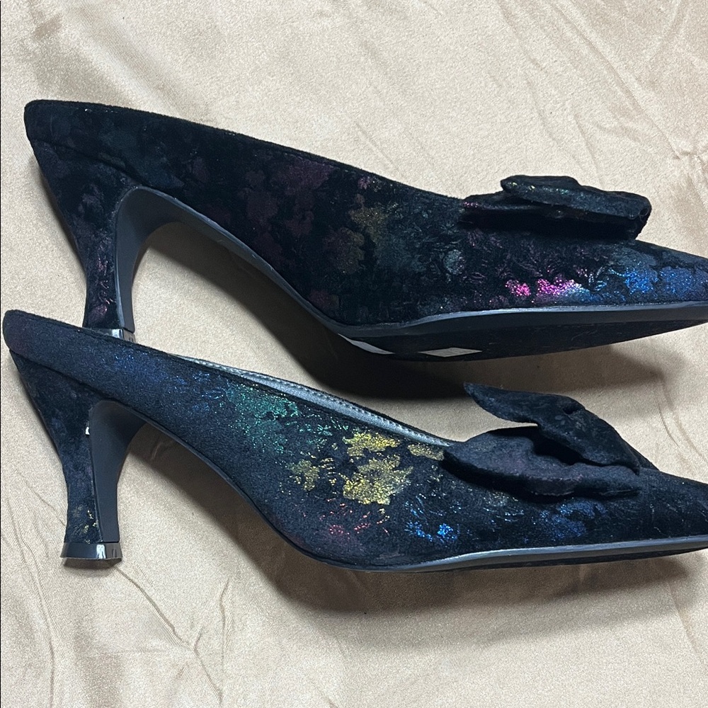 Bellini Black Kitten Heels - Picture 3 of 8